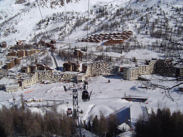 Isola 2000 - Janvier 2008 - La tlcabine du Pelevos et un vue gnrale de la station 