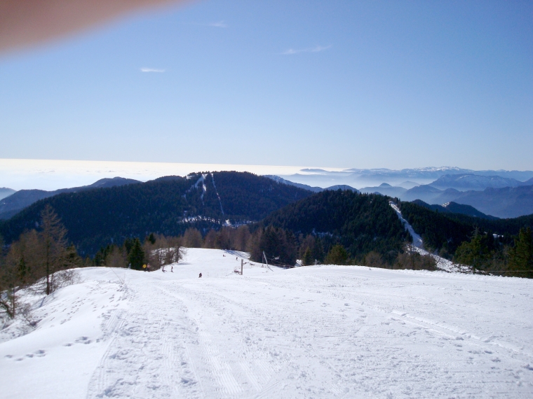 20-01-08 Camp d'Argent 1850m. La Côte d'Azur sous la mer de nuages.