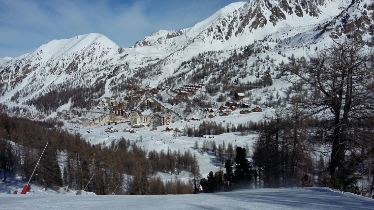 Au haut de la rouge Mélèze avec vue sur la station (saison 2015-2016)