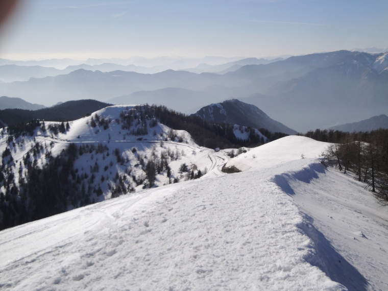 09-03-14 Vue de la Cime de Tueis depuis les crêtes (env 2000 m) L'Authion.