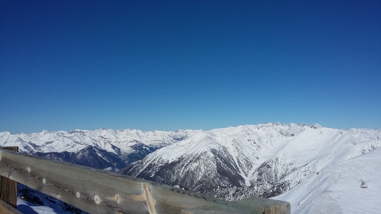 Vue du haut de la cime de Sistron 2603m (saison 2015-2016)
