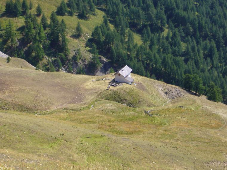 la cabane des "adret" alti 2100m refuge des bergers ravitaille depuis "Allos" a cheval!